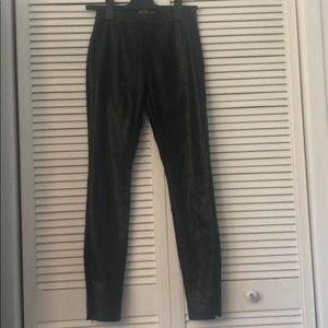 Faux leather leggings in black